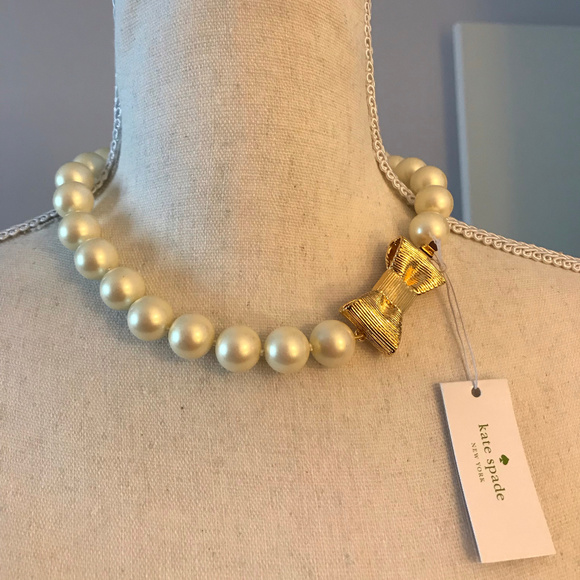 All wrapped up outlet in pearls short necklace
